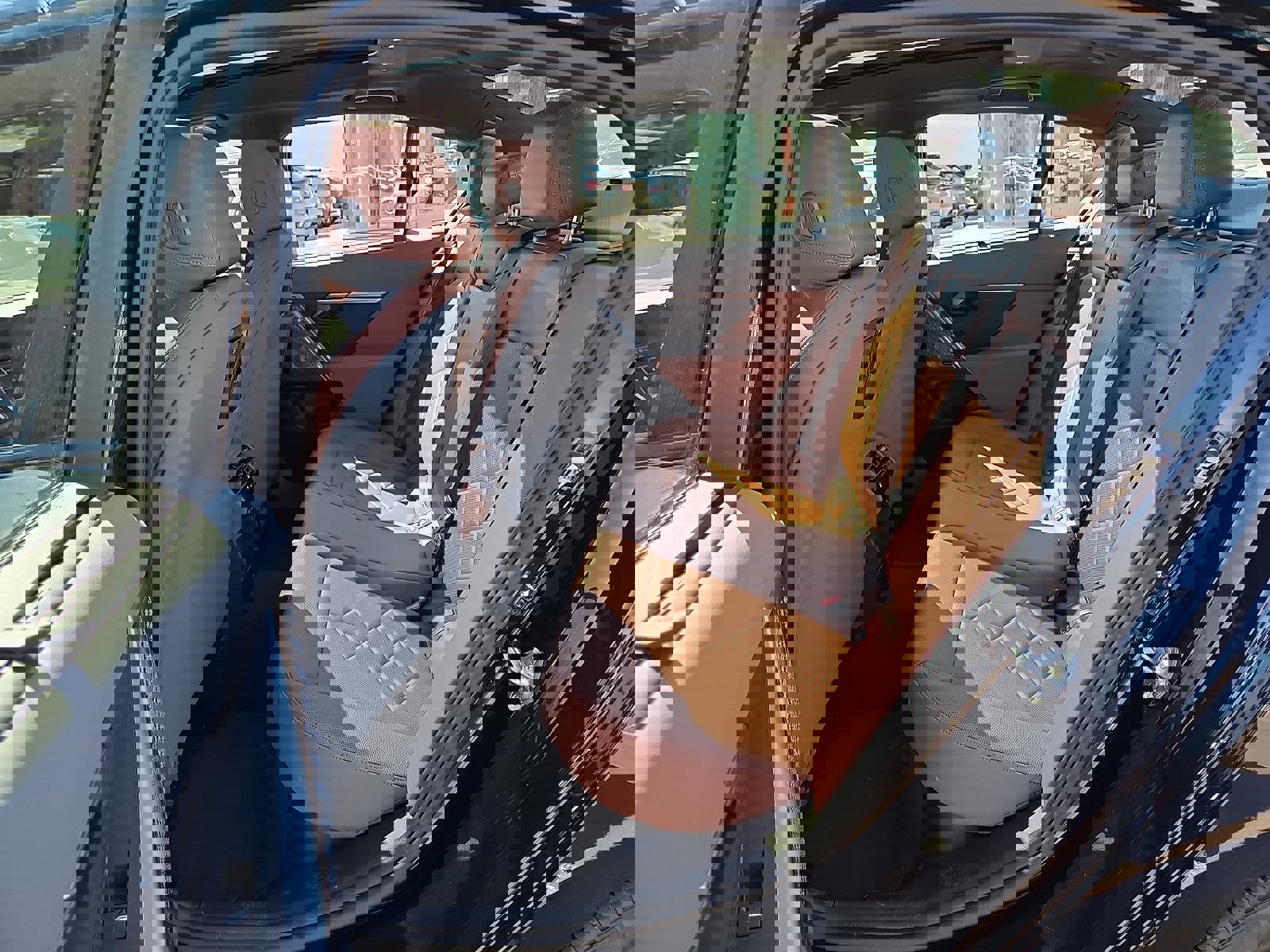 Used 2025 BMW i5 xDrive40 w/ Executive Package image 11