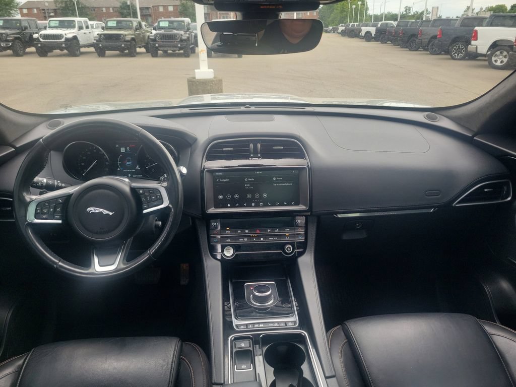 Used 2020 Jaguar F-PACE Prestige AWD/4WD image 7