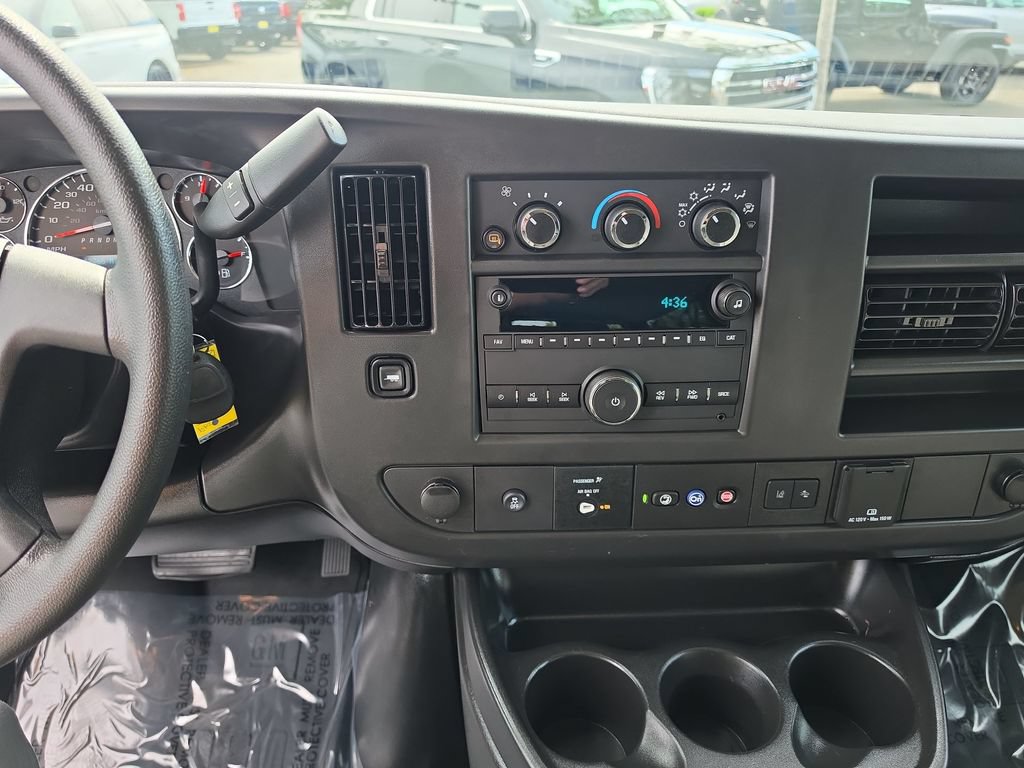 Certified 2025 Chevrolet Express 3500 LT w/ LT Preferred Equipment Group RWD image 14