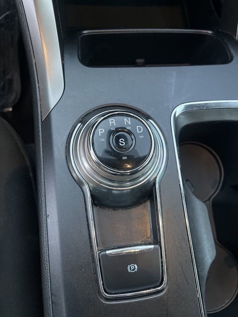 Used 2020 Ford Fusion SE image 15