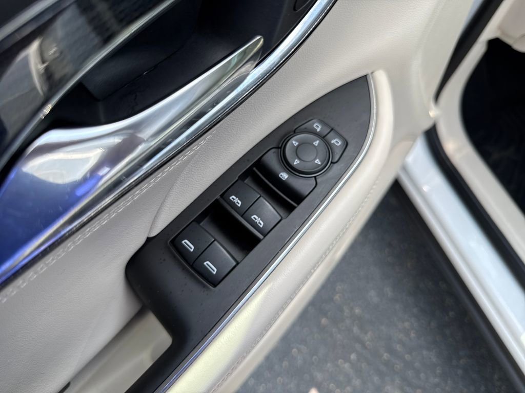 Used 2023 Buick Envision Preferred FWD image 14