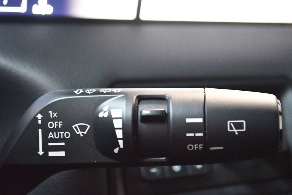 Used 2026 Nissan Armada PRO-4X w/ Captain's Chari Seat Package AWD/4WD image 71