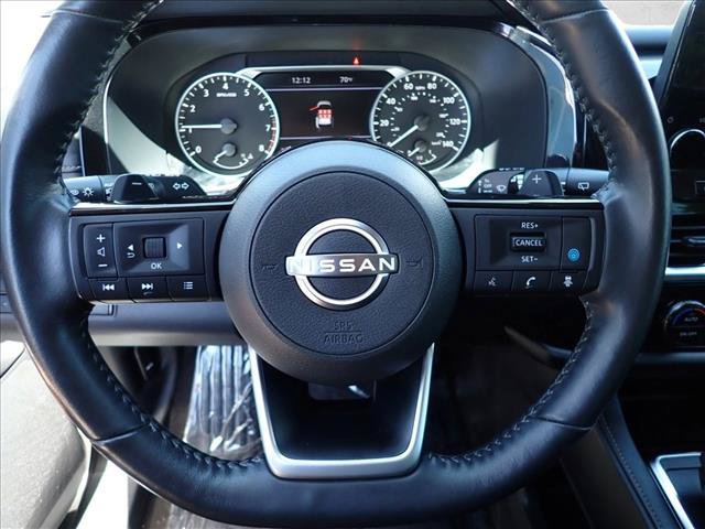 Used 2023 Nissan Pathfinder SL AWD/4WD image 14