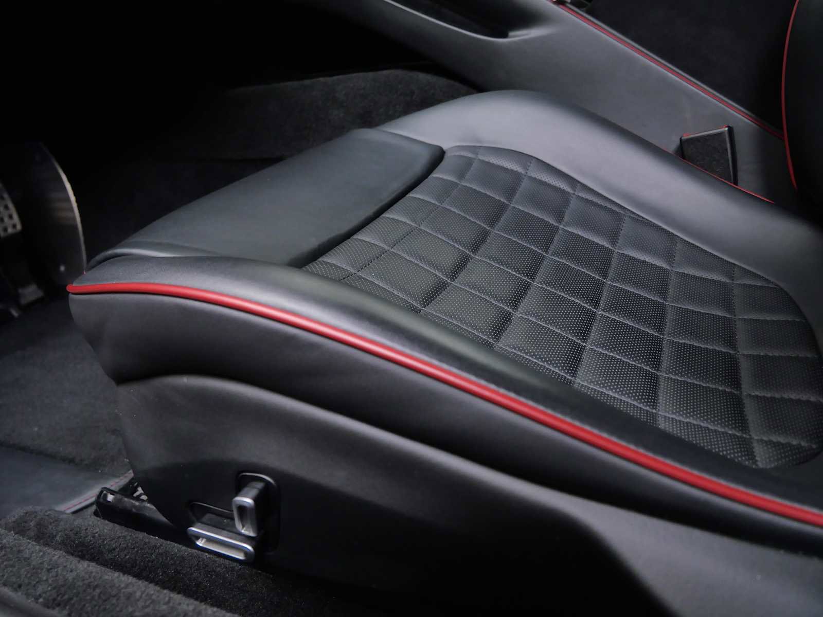 Certified 2021 Ferrari Roma RWD image 17