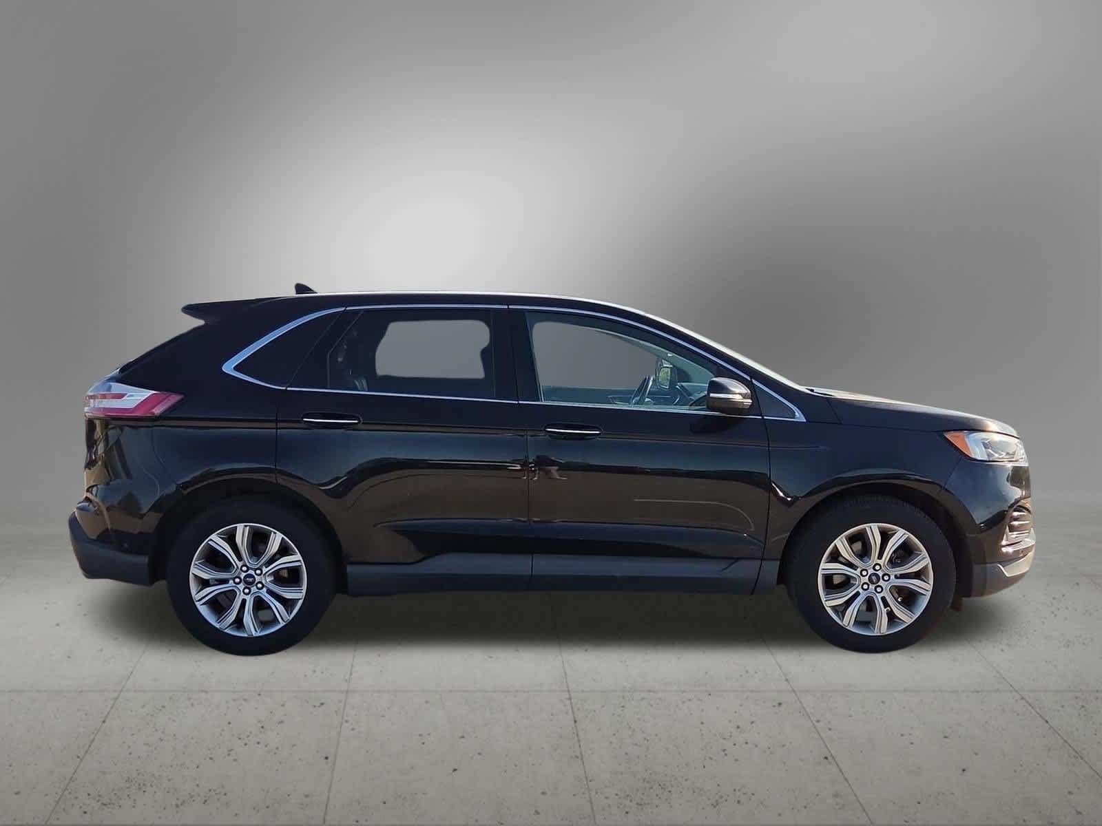 Used 2019 Ford Edge Titanium w/ Equipment Group 301A AWD/4WD image 7