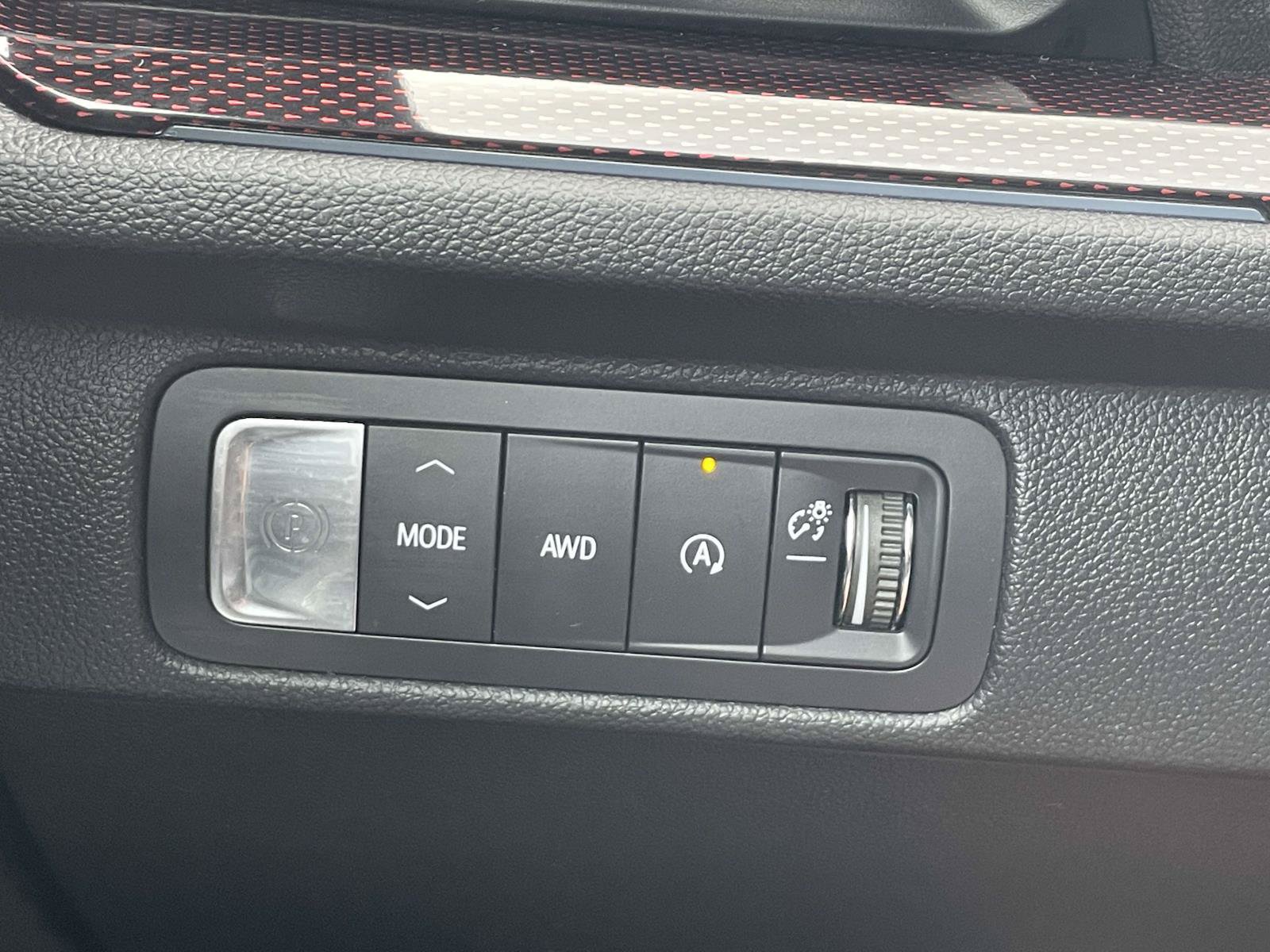 Used 2025 Chevrolet Traverse Z71 w/ Enhanced Driving Package AWD/4WD image 37