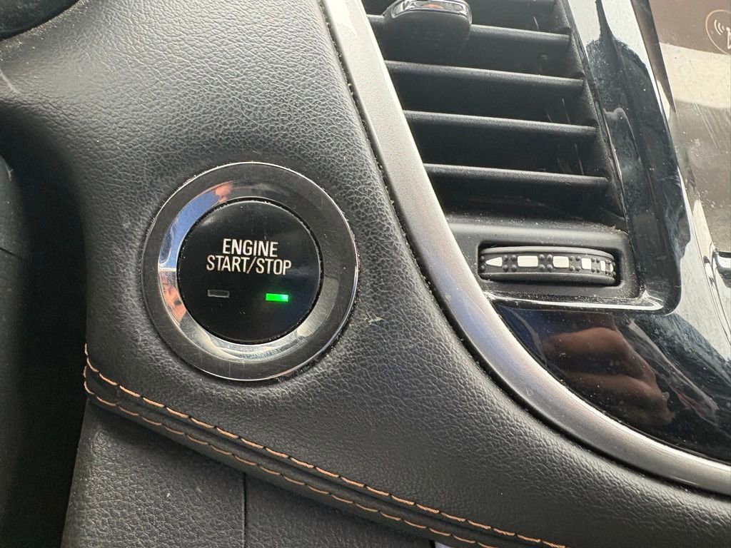 Used 2019 Chevrolet Trax LT w/ LT Convenience Package image 27