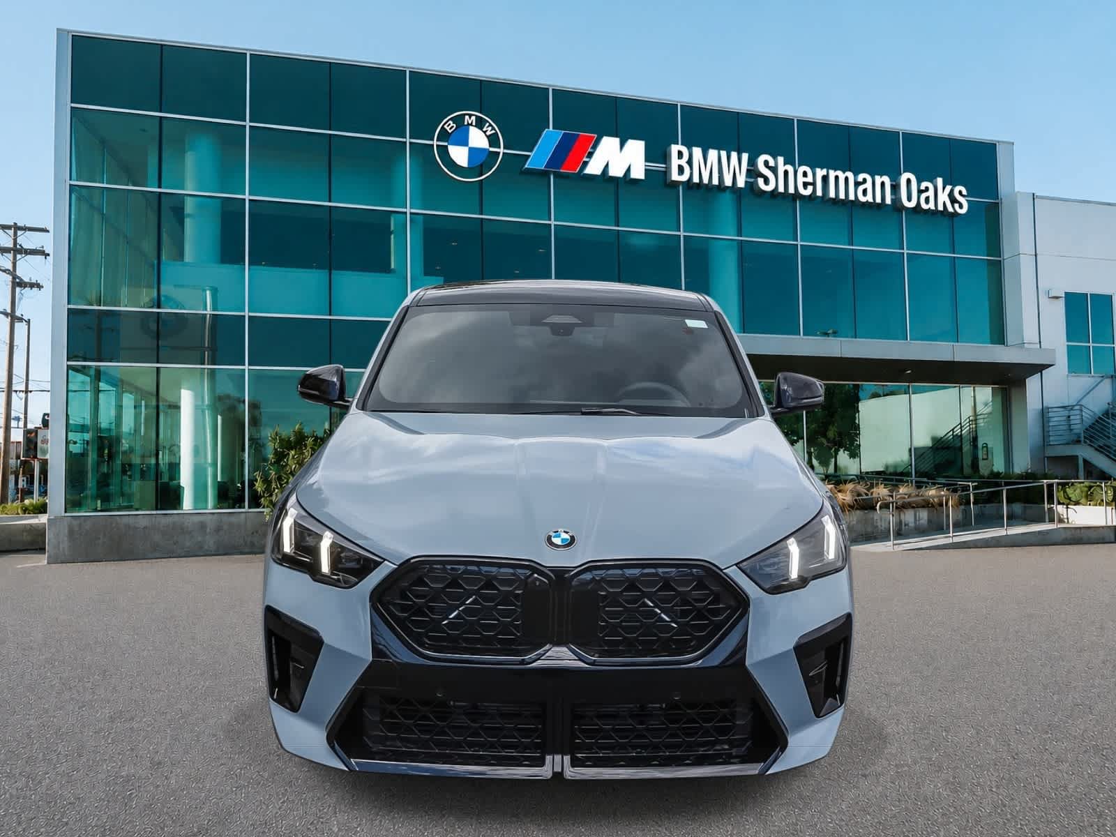 New 2026 BMW X2 xDrive28i w/ Technology Package AWD/4WD image 2
