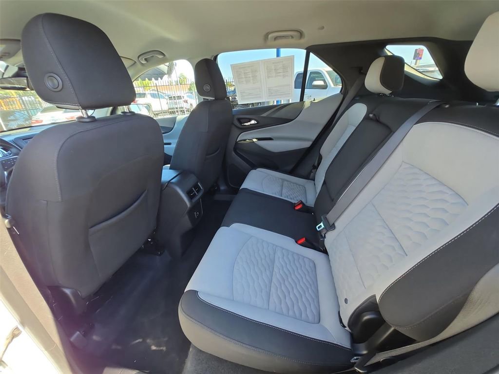 Used 2021 Chevrolet Equinox LS w/ LS Convenience Package FWD image 16