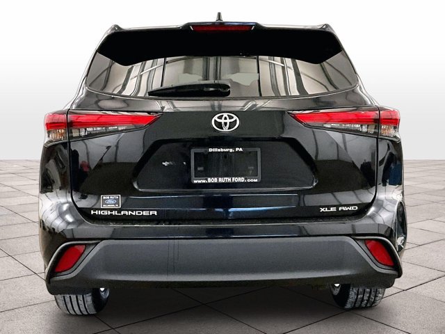 Used 2023 Toyota Highlander XLE AWD/4WD image 4