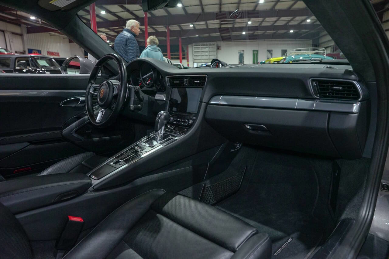 Used 2019 Porsche 911 Carrera S image 36