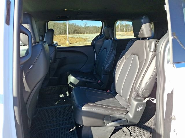 New 2026 Chrysler Voyager LX image 5