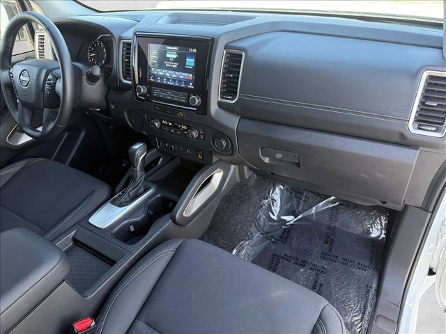 Used 2024 Nissan Frontier SV w/ SV Convenience Package image 13