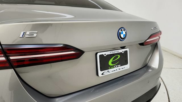 Used 2026 BMW i5 eDrive40 w/ M Sport Package RWD image 26