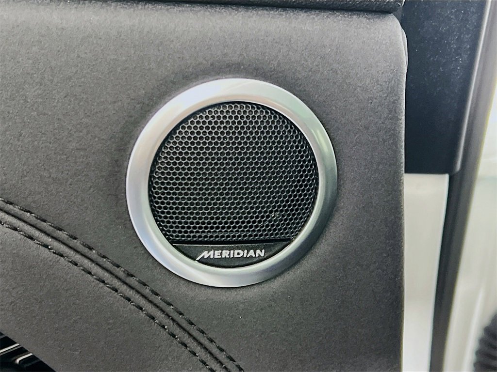 Used 2022 Land Rover Range Rover Evoque R-Dynamic SE image 19