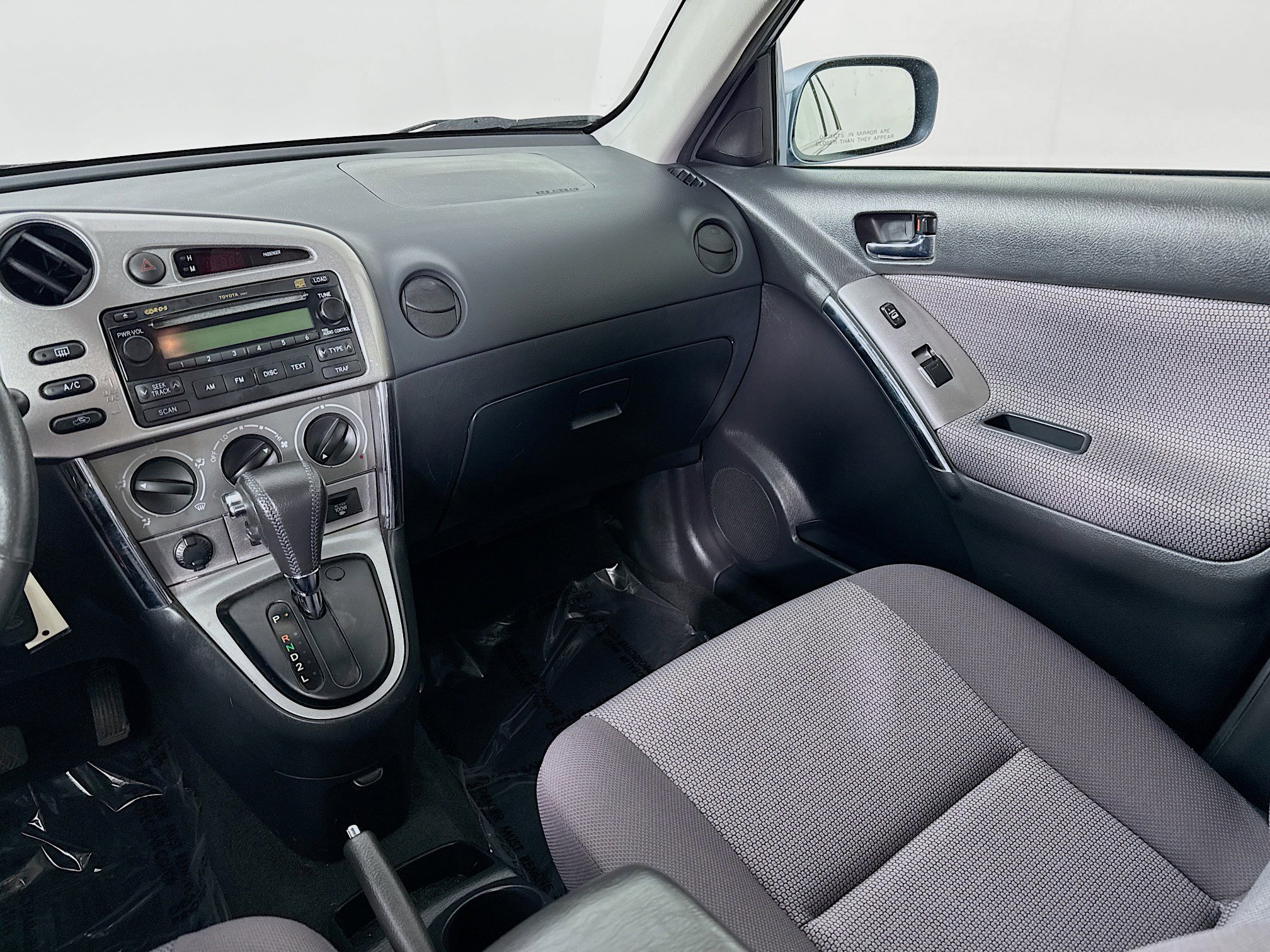 Used 2005 Toyota Matrix XR FWD image 21