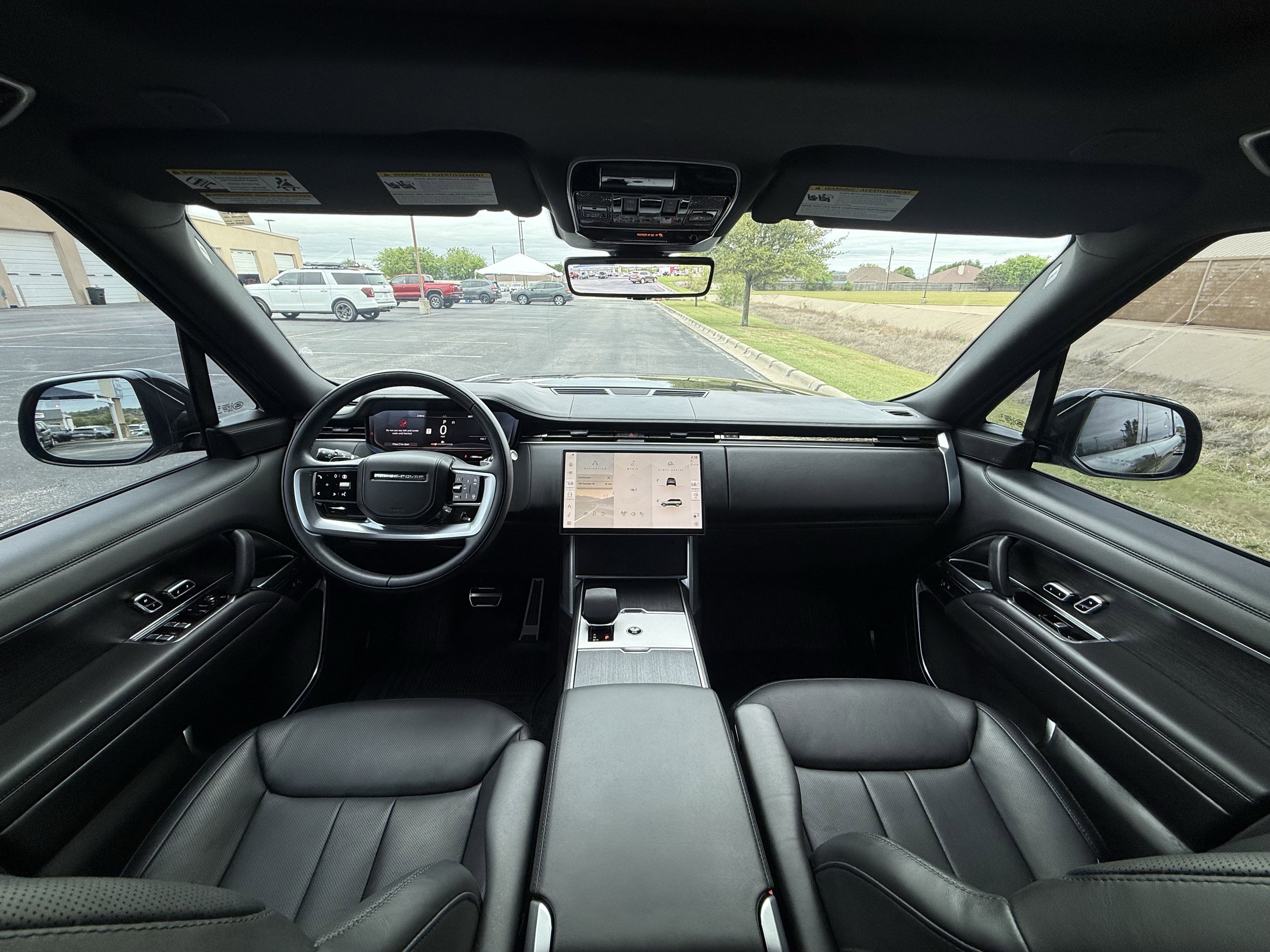 Used 2025 Land Rover Range Rover Long Wheelbase SE AWD/4WD image 25