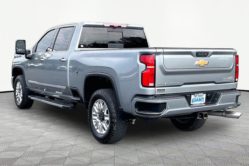 Used 2024 Chevrolet Silverado 2500 High Country w/ High Country Premium Package AWD/4WD image 4