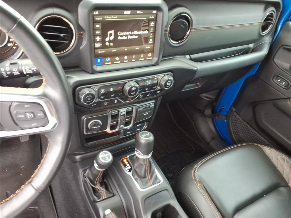 Used 2022 Jeep Wrangler Unlimited Sahara AWD/4WD image 36