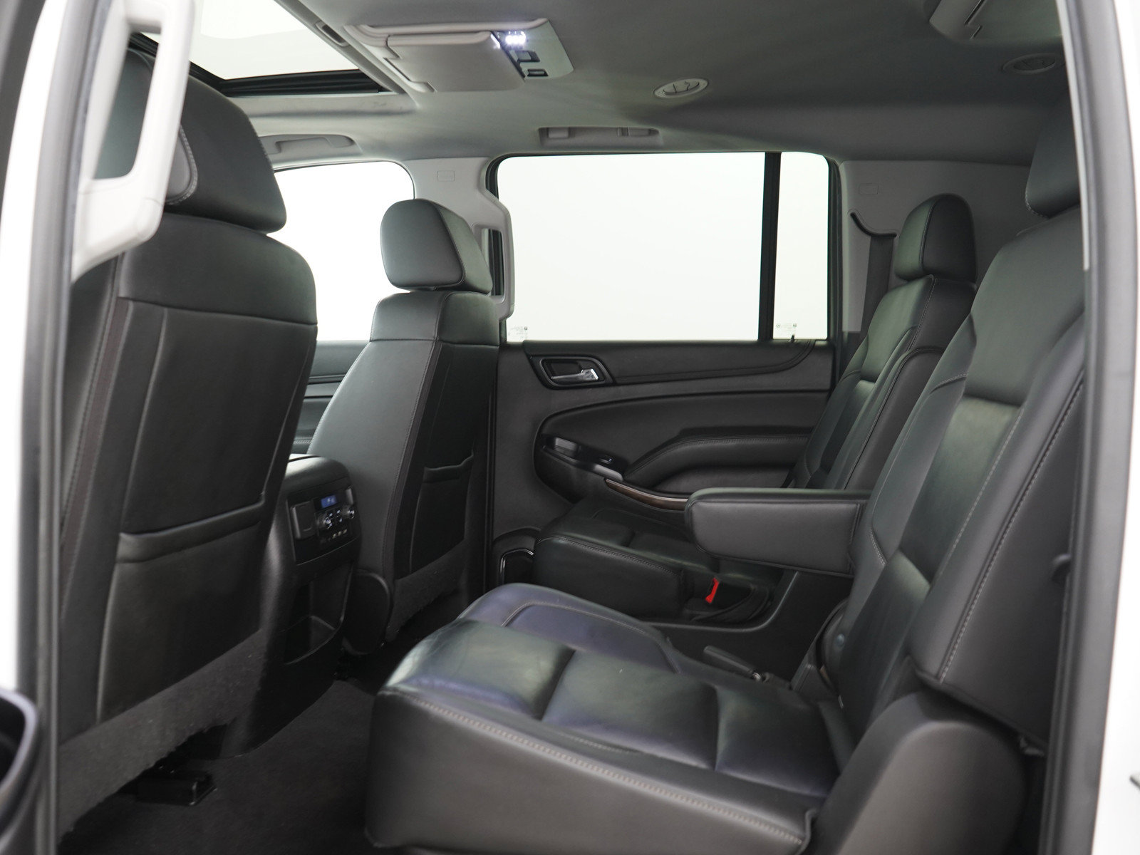 Used 2020 Chevrolet Suburban LT AWD/4WD image 17