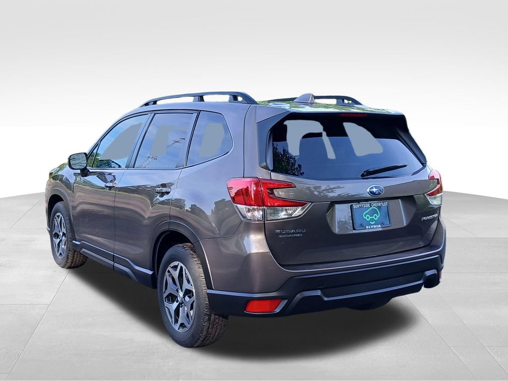 Used 2023 Subaru Forester Premium AWD/4WD image 5