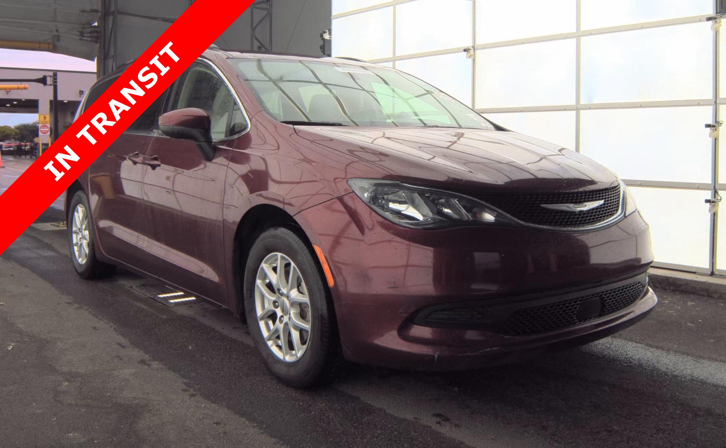 Used 2021 Chrysler Voyager Lxi FWD image 5