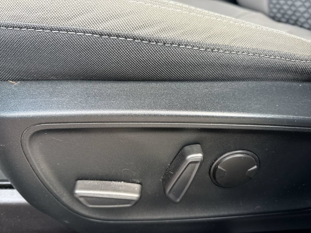 Used 2020 Ford Escape SE AWD/4WD image 9