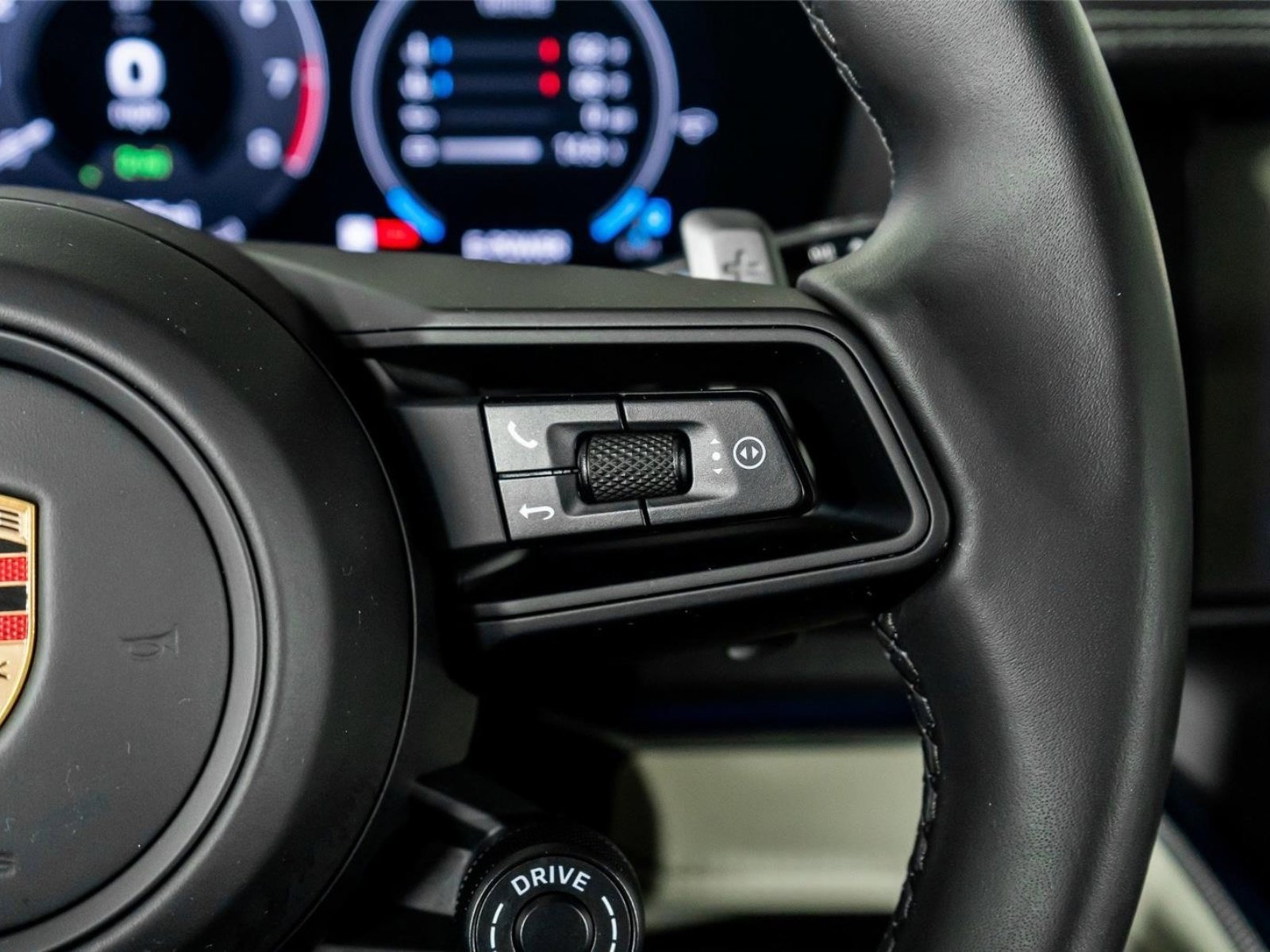 Used 2025 Porsche Panamera 4 w/ Premium Package image 46