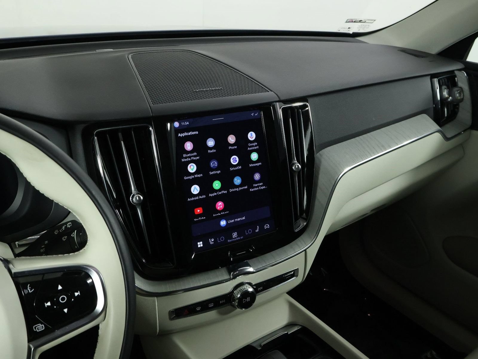 Certified 2024 Volvo XC60 T8 Plus w/ Climate Package AWD/4WD image 9