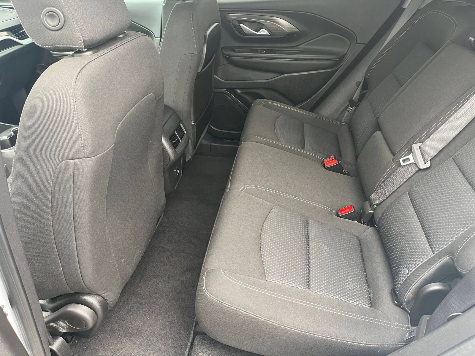 Used 2024 GMC Terrain SLE FWD image 29