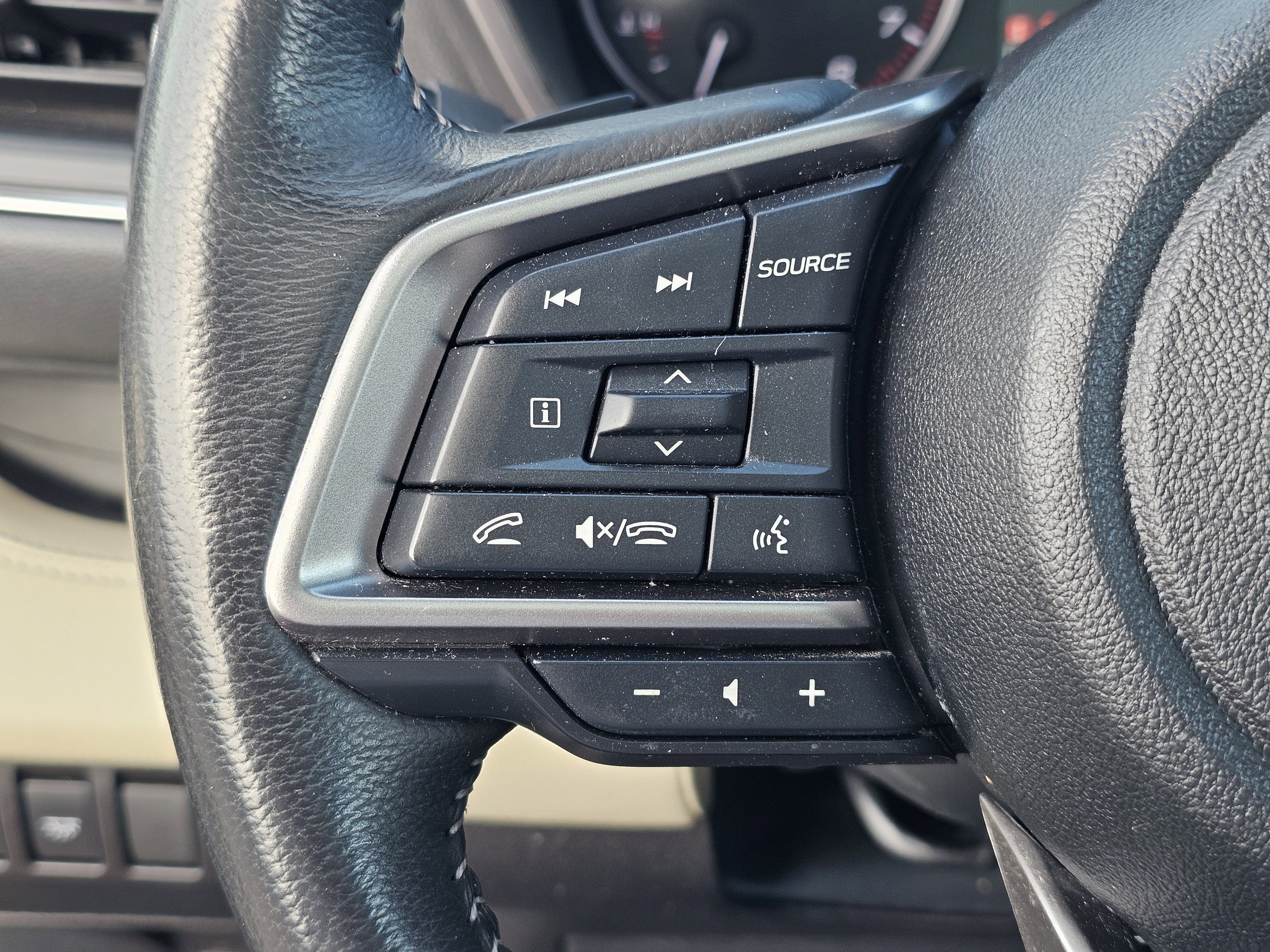 Used 2023 Subaru Ascent Limited w/ Technology Package image 21