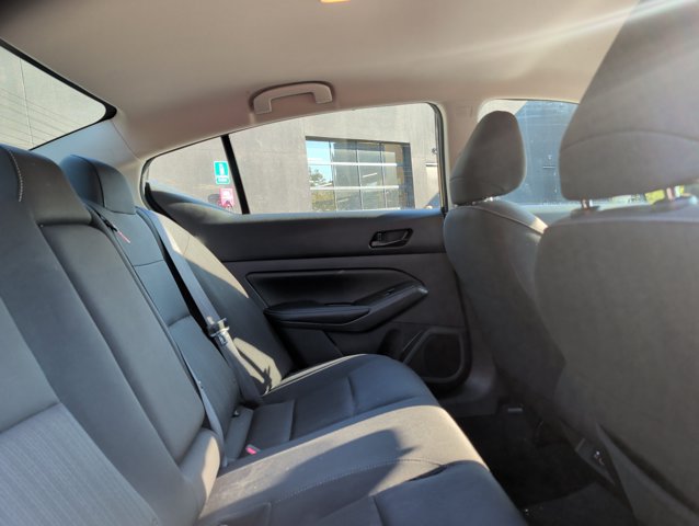 Used 2025 Nissan Altima 2.5 SV FWD image 26