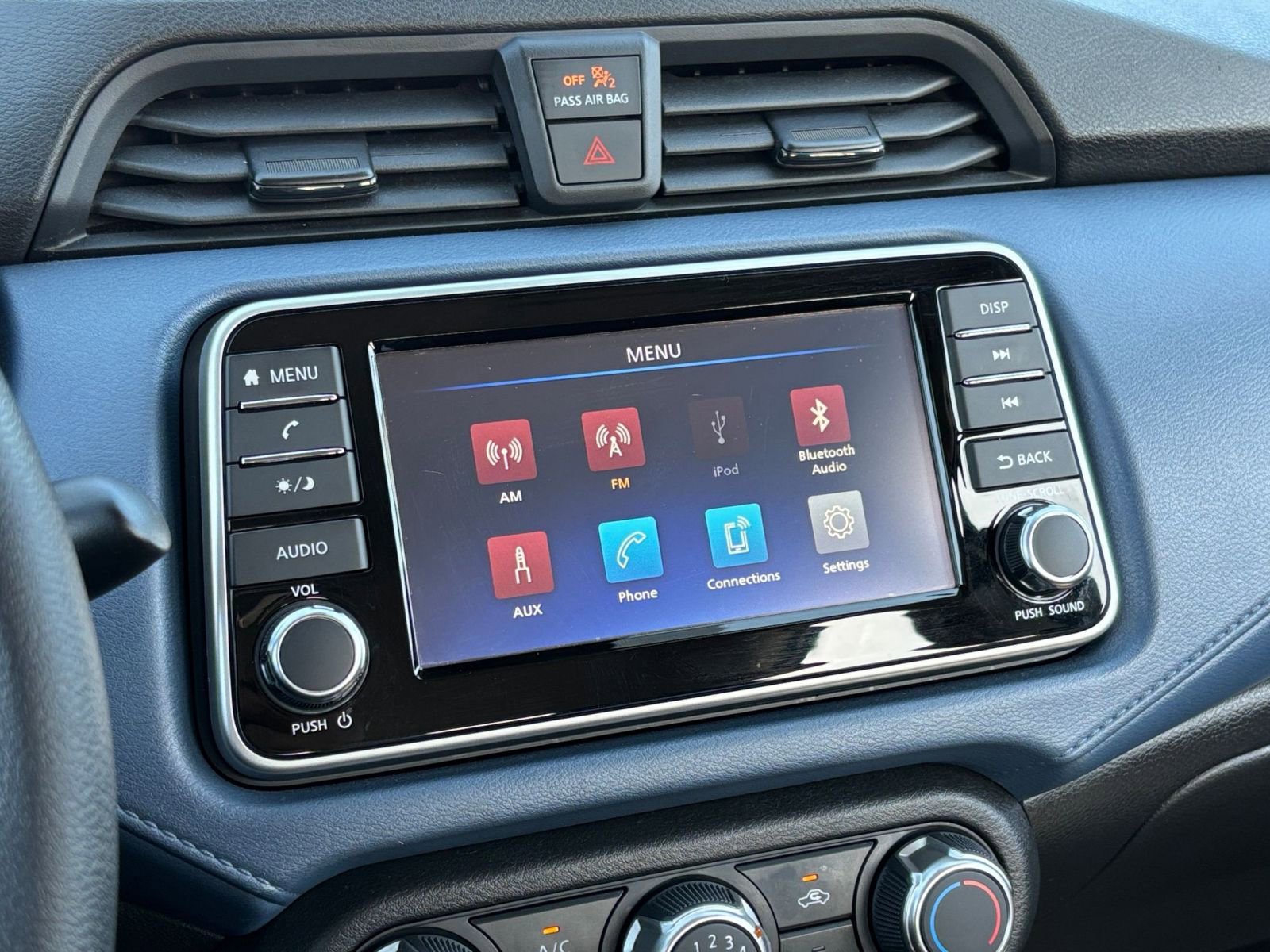 Used 2025 Nissan Versa SV image 20