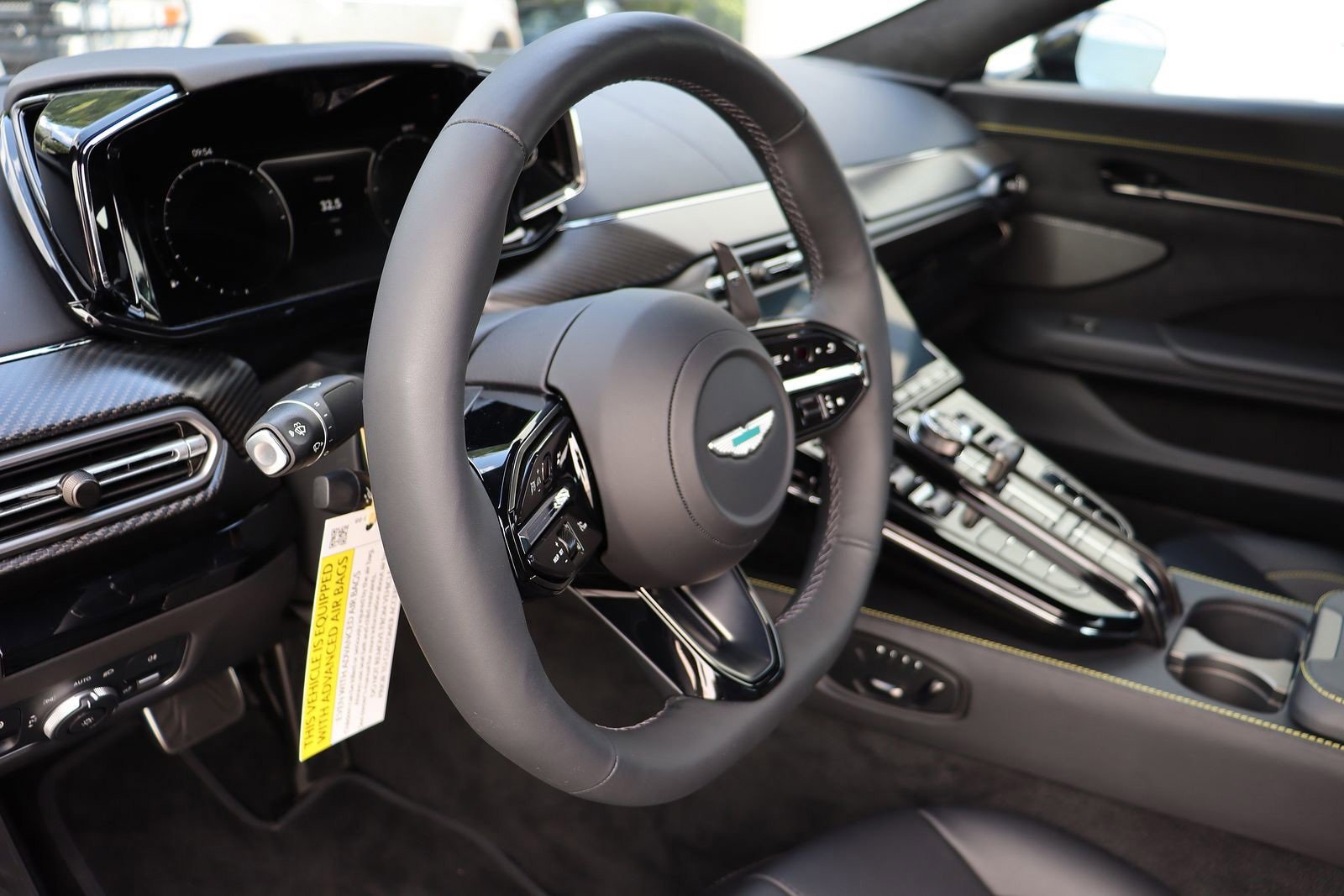 New 2025 Aston Martin V8 Vantage Coupe image 10