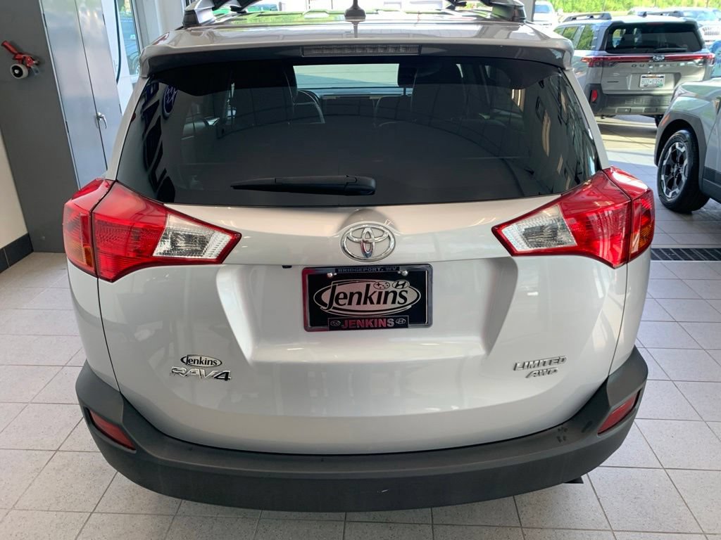 Used 2015 Toyota RAV4 Limited w/ Four Season Floor Mat Package AWD/4WD image 15