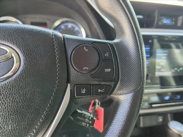 Used 2018 Toyota Corolla LE FWD image 18