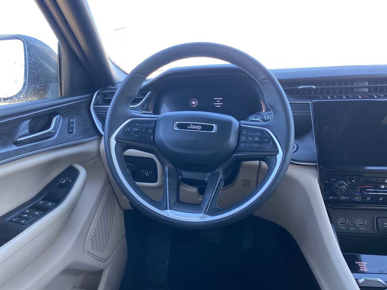 Certified 2024 Jeep Grand Cherokee L Limited image 31