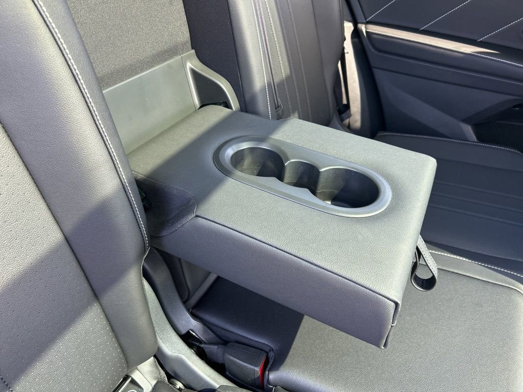 Certified 2024 Volkswagen Tiguan SE R-Line image 44