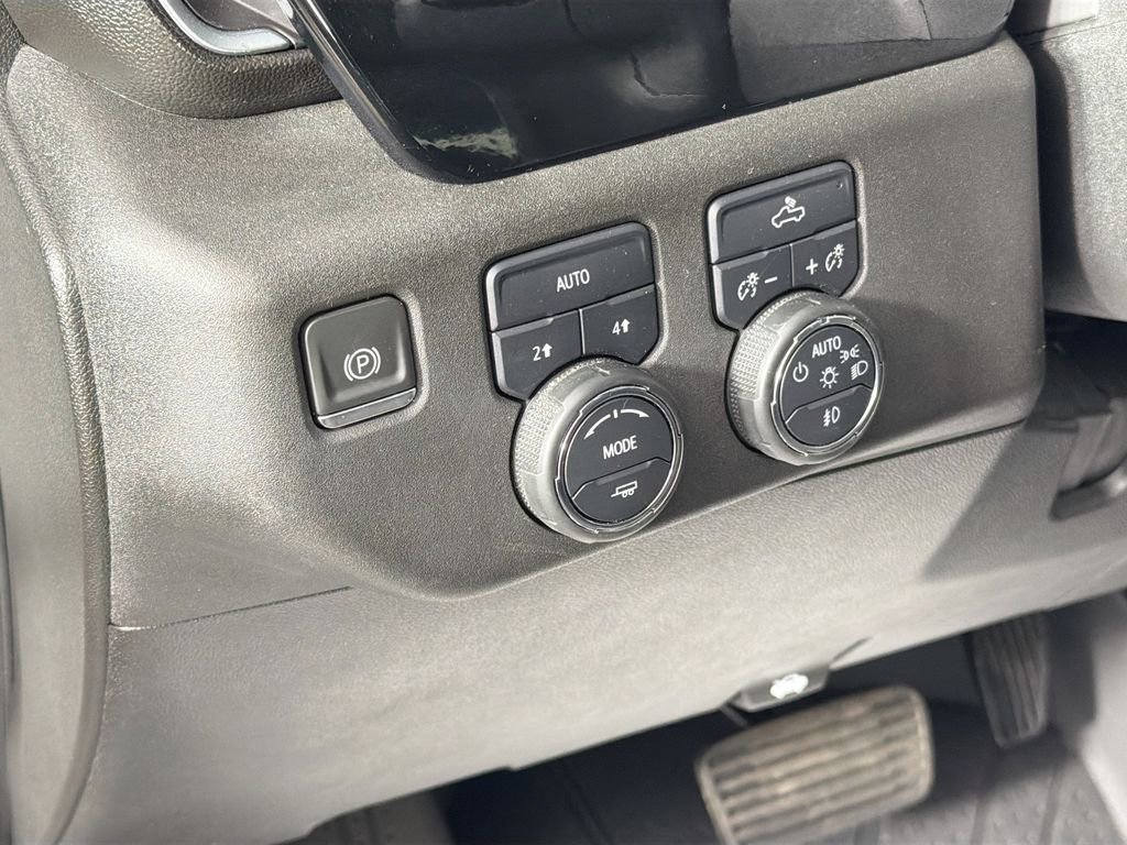 Used 2024 Chevrolet Silverado 1500 RST w/ Max Trailering Package image 10