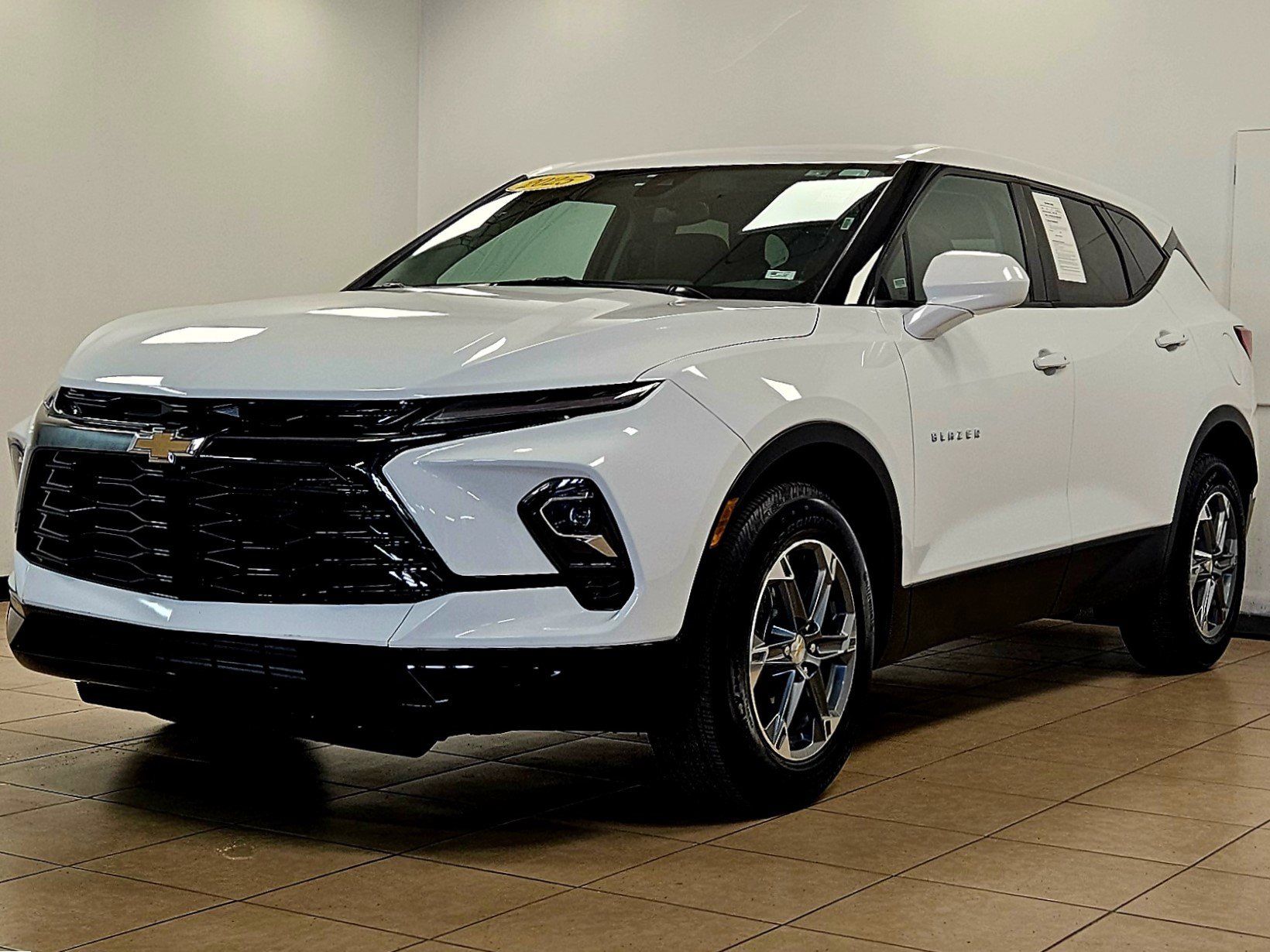 Used 2025 Chevrolet Blazer LT image 2