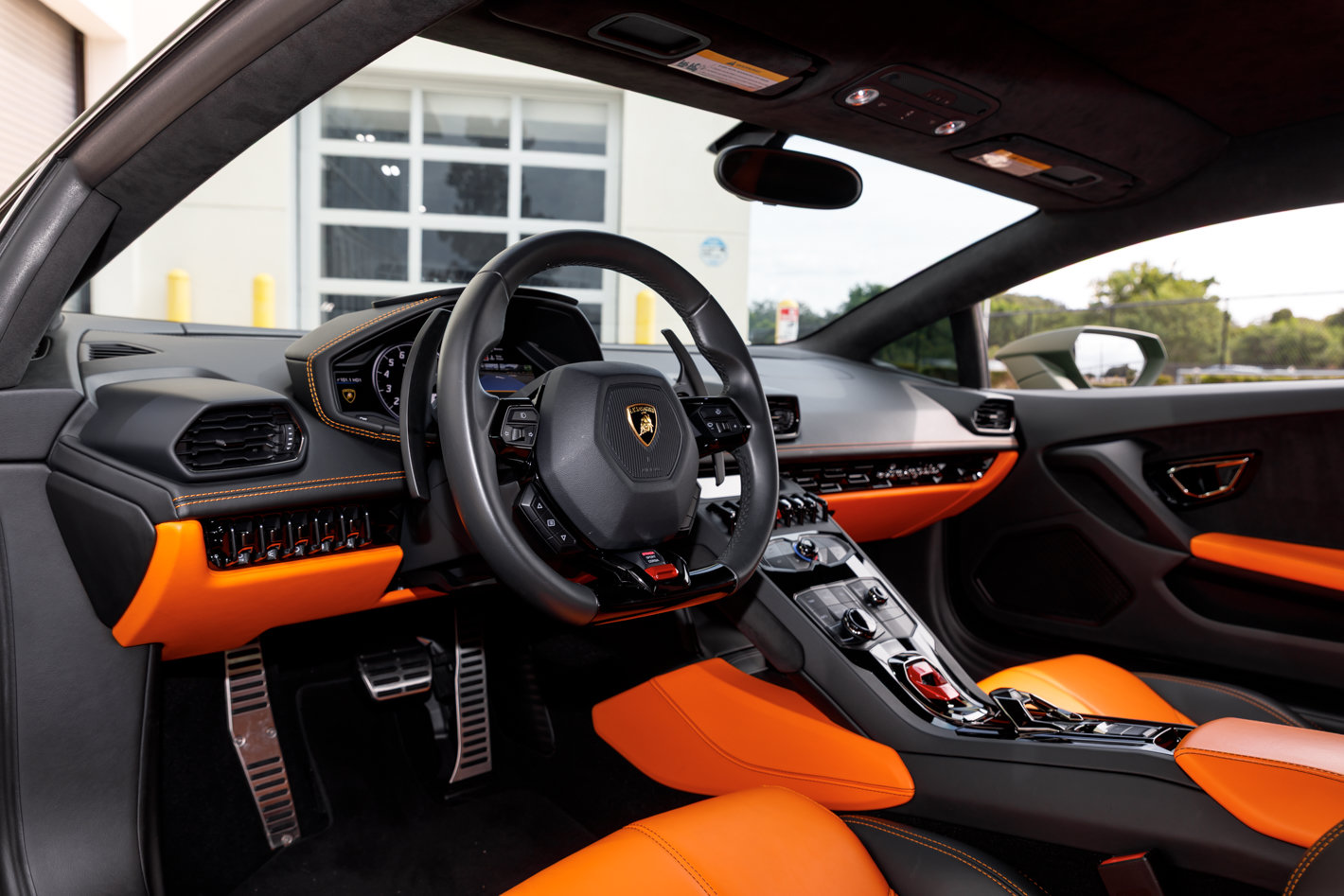 Used 2017 Lamborghini Huracan LP 610-4 AWD/4WD image 31