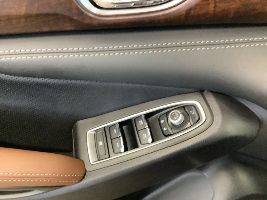 Used 2025 Subaru Ascent Touring AWD/4WD image 19