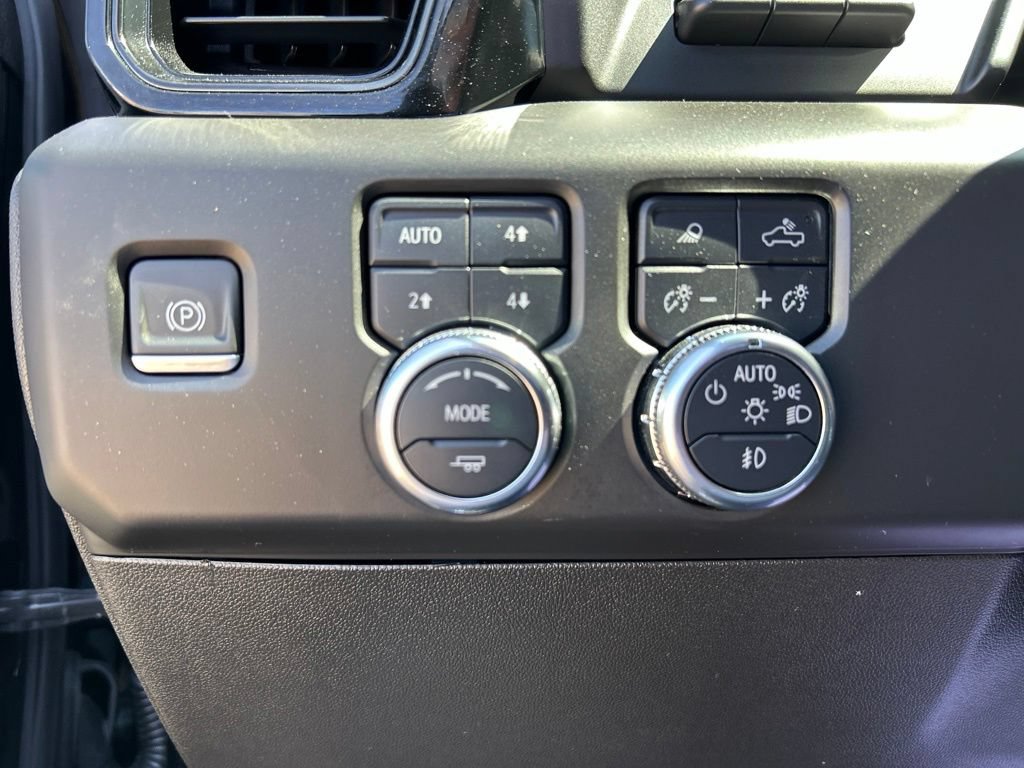 Used 2024 GMC Sierra 2500 AT4X w/ AT4X AEV Edition AWD/4WD image 22