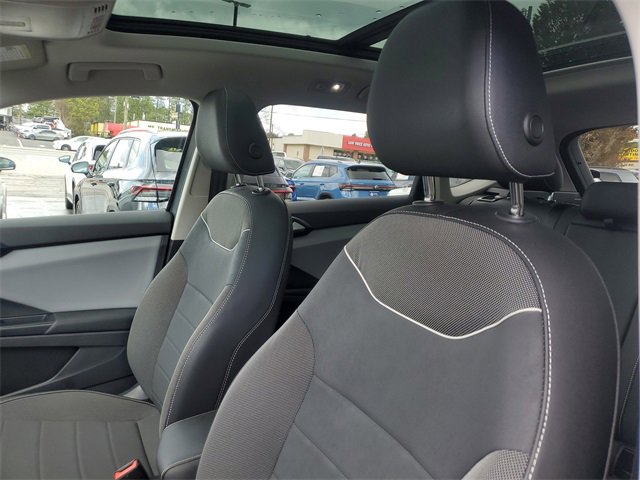 Certified 2023 Volkswagen Taos SE image 16