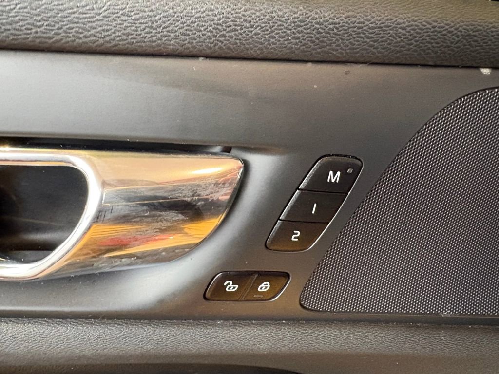 Used 2022 Volvo S60 T8 R-Design Expression w/ Premium Package image 15