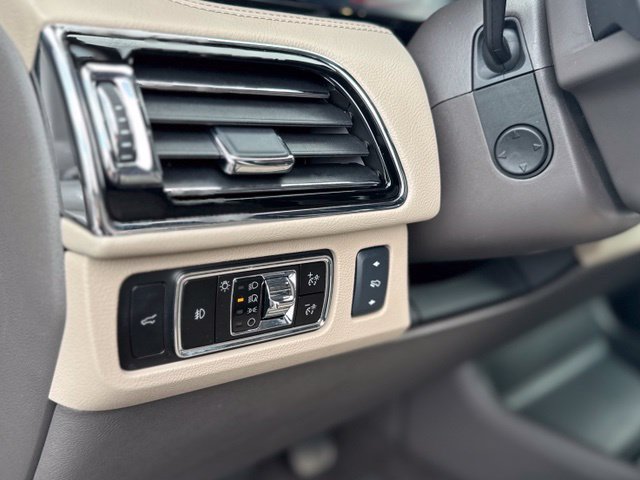 Used 2024 Lincoln Navigator Reserve AWD/4WD image 16