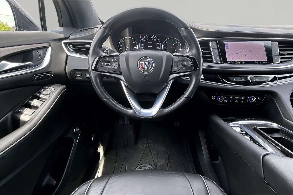 Used 2023 Buick Enclave Avenir w/ Avenir Technology Package AWD/4WD image 5
