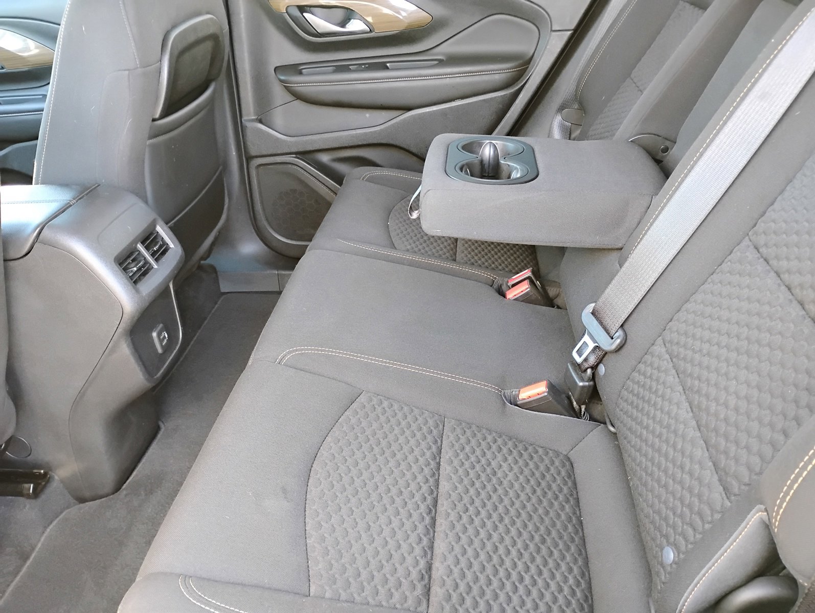 Used 2020 GMC Terrain SLE image 18