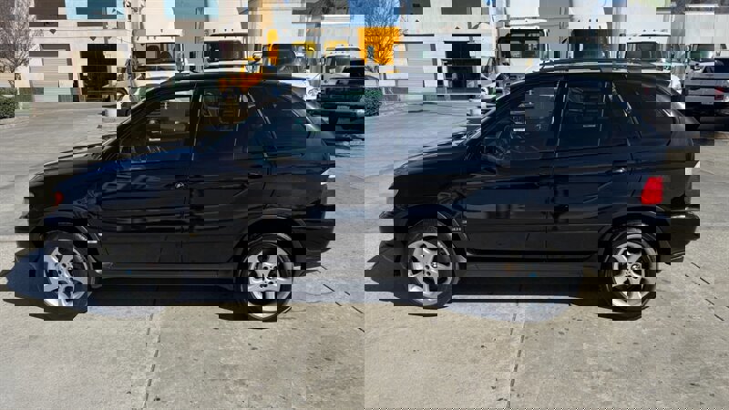 Used 2003 BMW X5 3.0i image 2