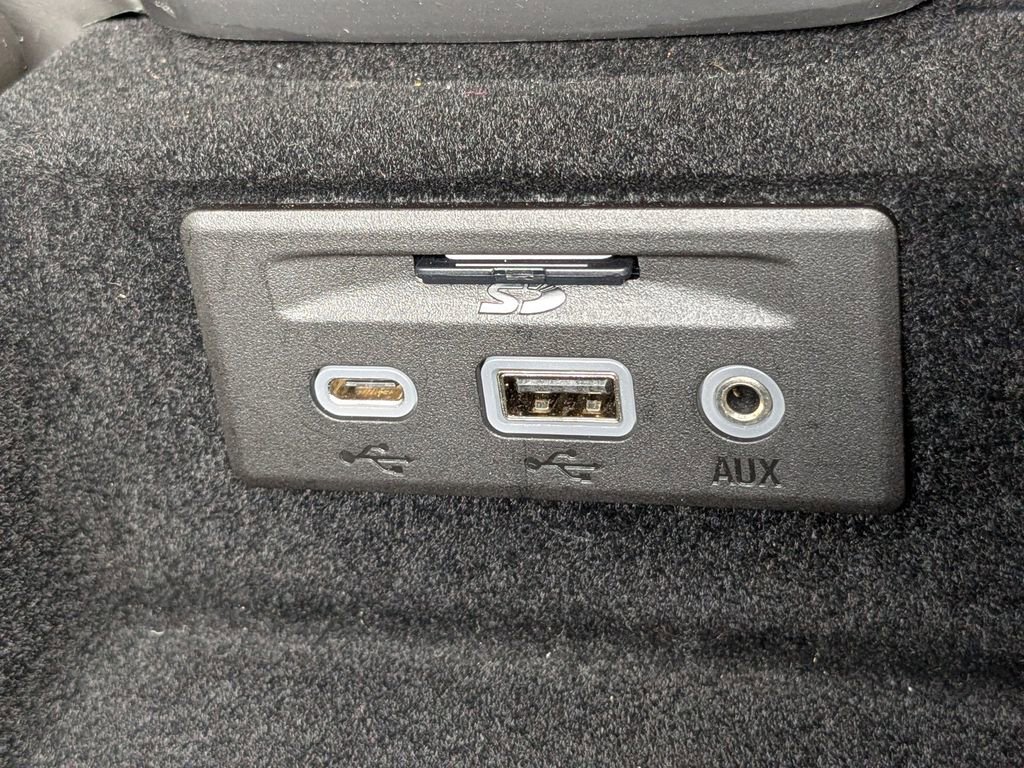 Used 2023 Chevrolet Corvette Z06 w/ Stealth Interior Trim Package image 28